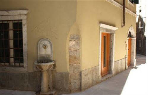 Residence Sara Trieste Esterno foto